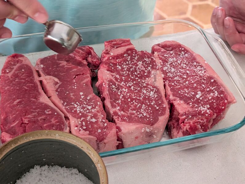File:SteaksSalting20250823.jpg